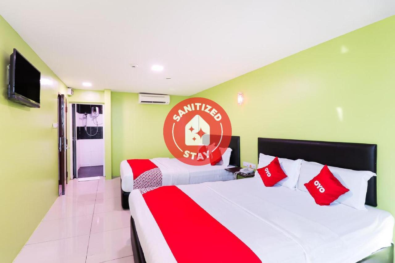 Oyo 89665 Royale City Hotel Sepang Buitenkant foto