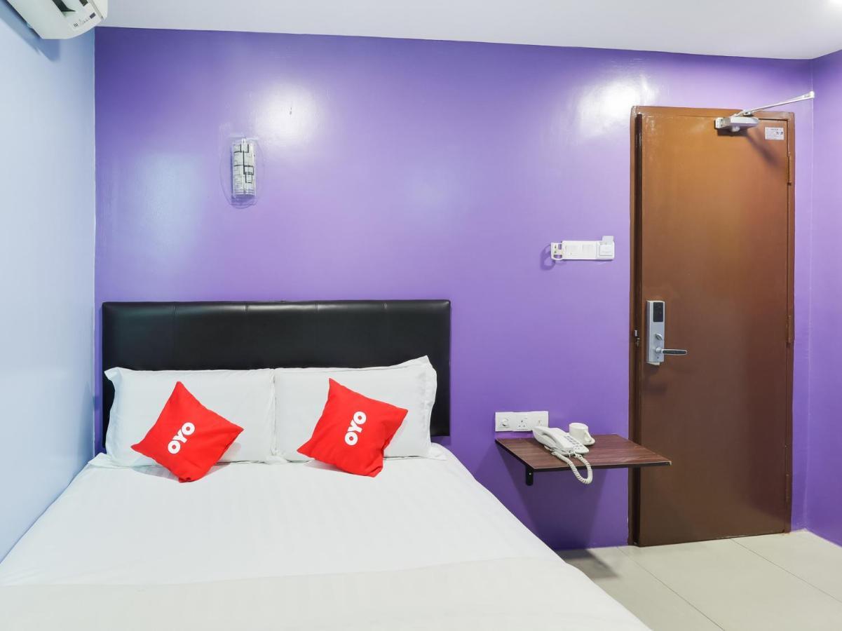 Oyo 89665 Royale City Hotel Sepang Buitenkant foto